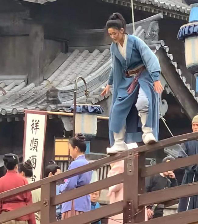 张天爱跳次河6万？ 天价片酬引热议