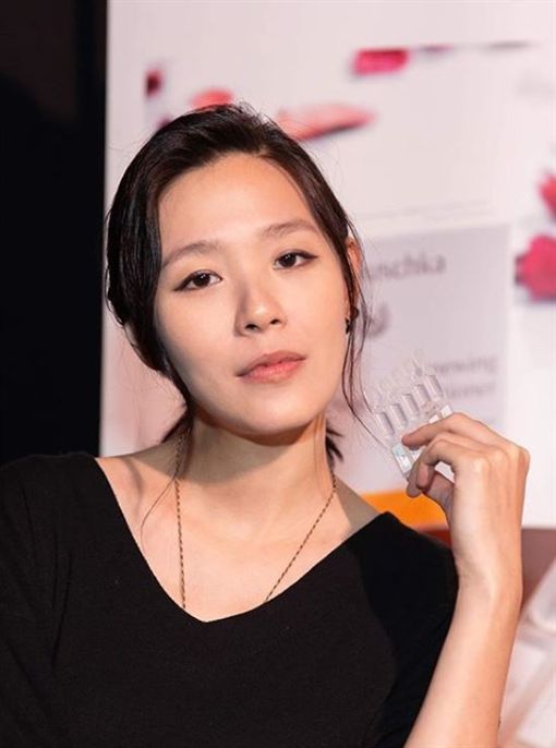 张悬无预警宣布离婚！结束短命2年半婚