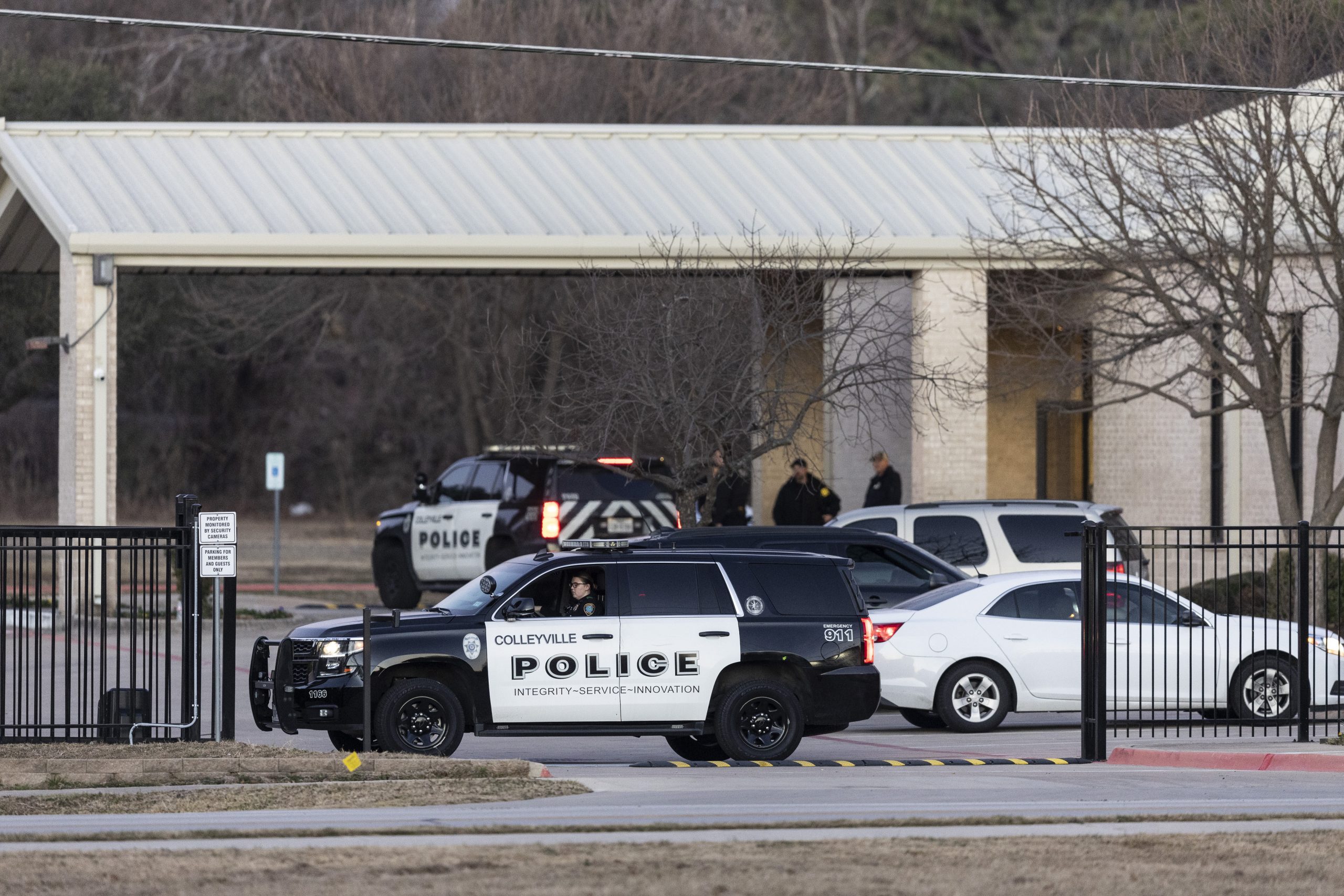 得州挟持事件嫌疑人为英国公民 英警拘捕2青少年