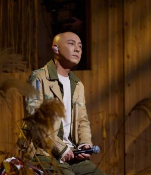 忆首拍古装感恩获刘德华解围  张卫健：我的救命恩人