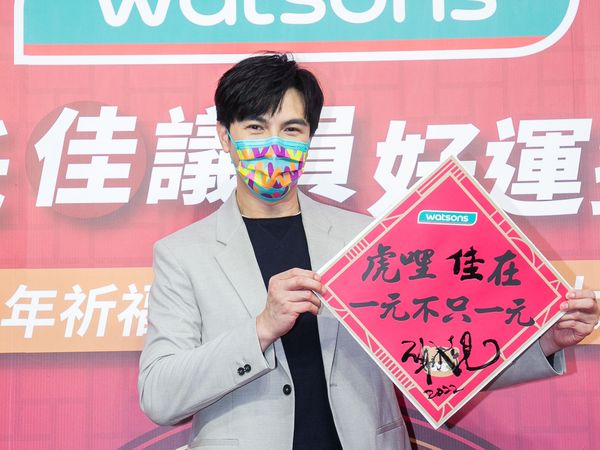  想演《华灯》男扮女装妈妈桑 谢佳见呛声吴慷仁：一定比他漂亮