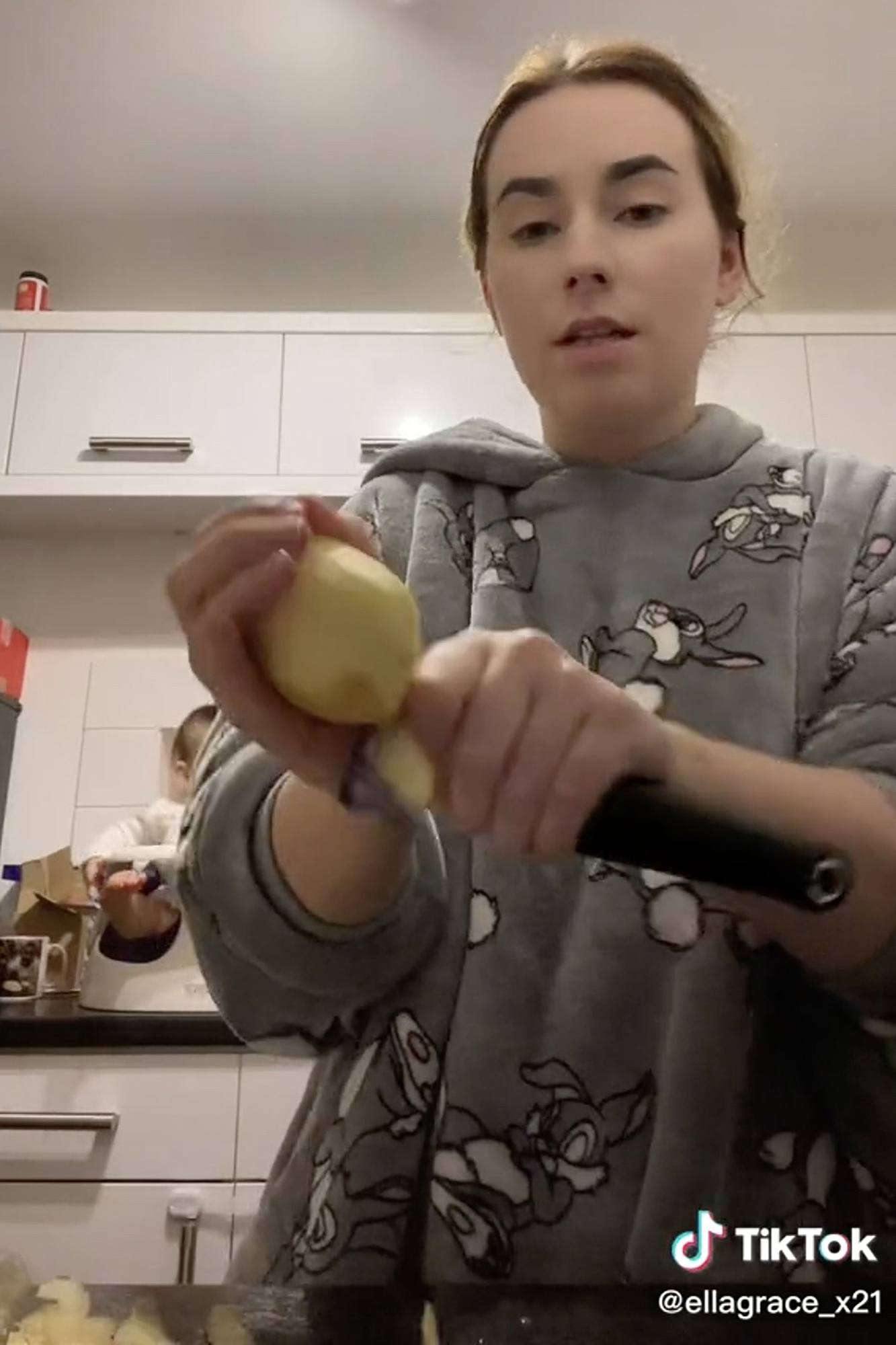 拼盘 2图/100天挑战改外卖习惯 英妇煮食片段启发网民