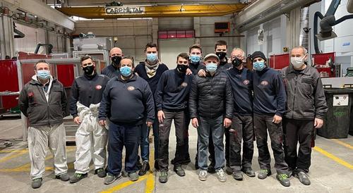 拼盘/意大利 合捐年假助同僚退休