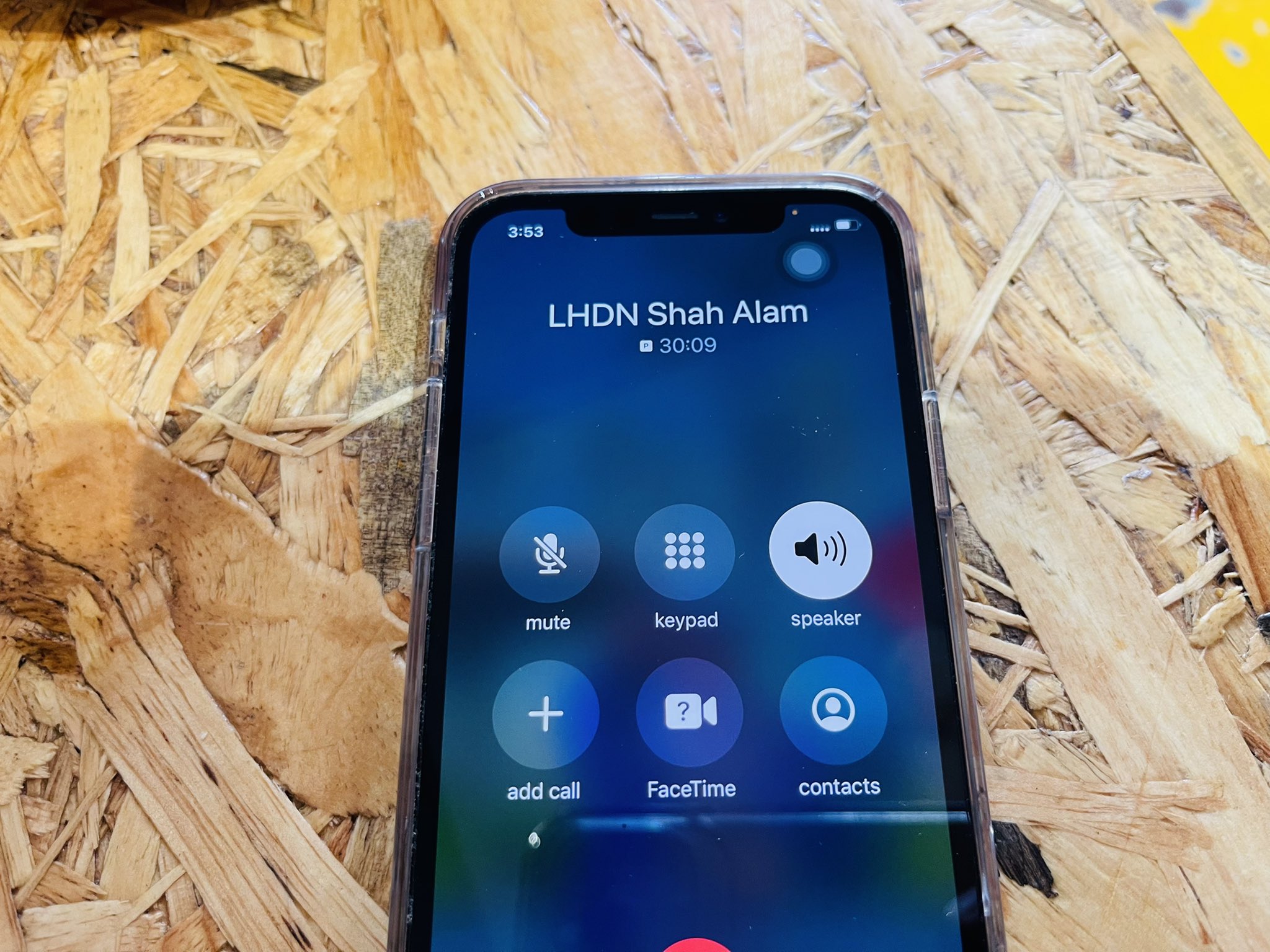 政府机构电话总是没人接 男子:连2天在线等了超过1小时