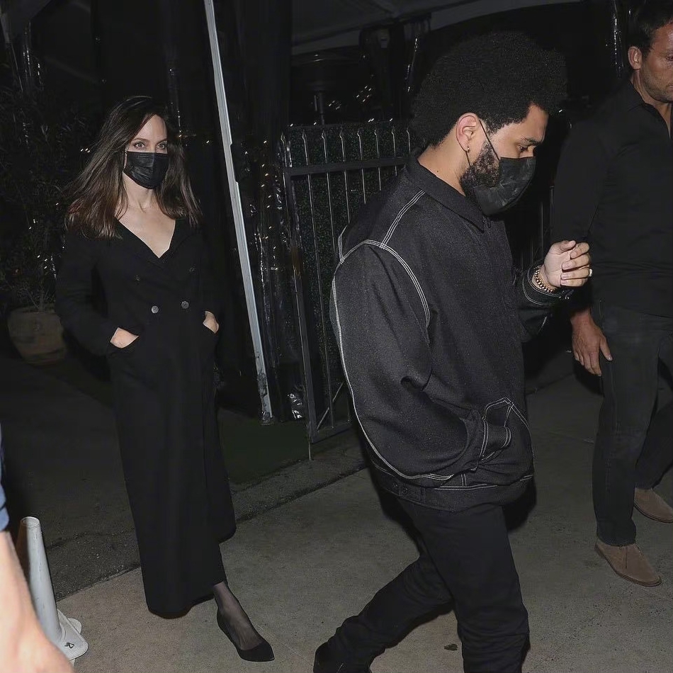 新歌歌词认爱安祖莲娜?威肯疑官宣恋情