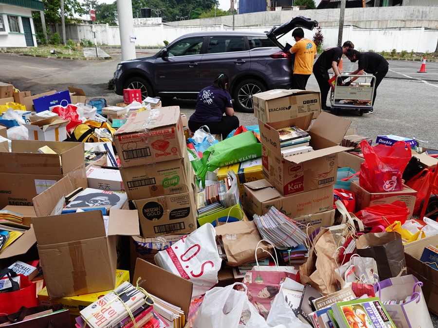 暖势力。本报希望阅读为红蚂蚁图书馆募书,六小时募超过三万本