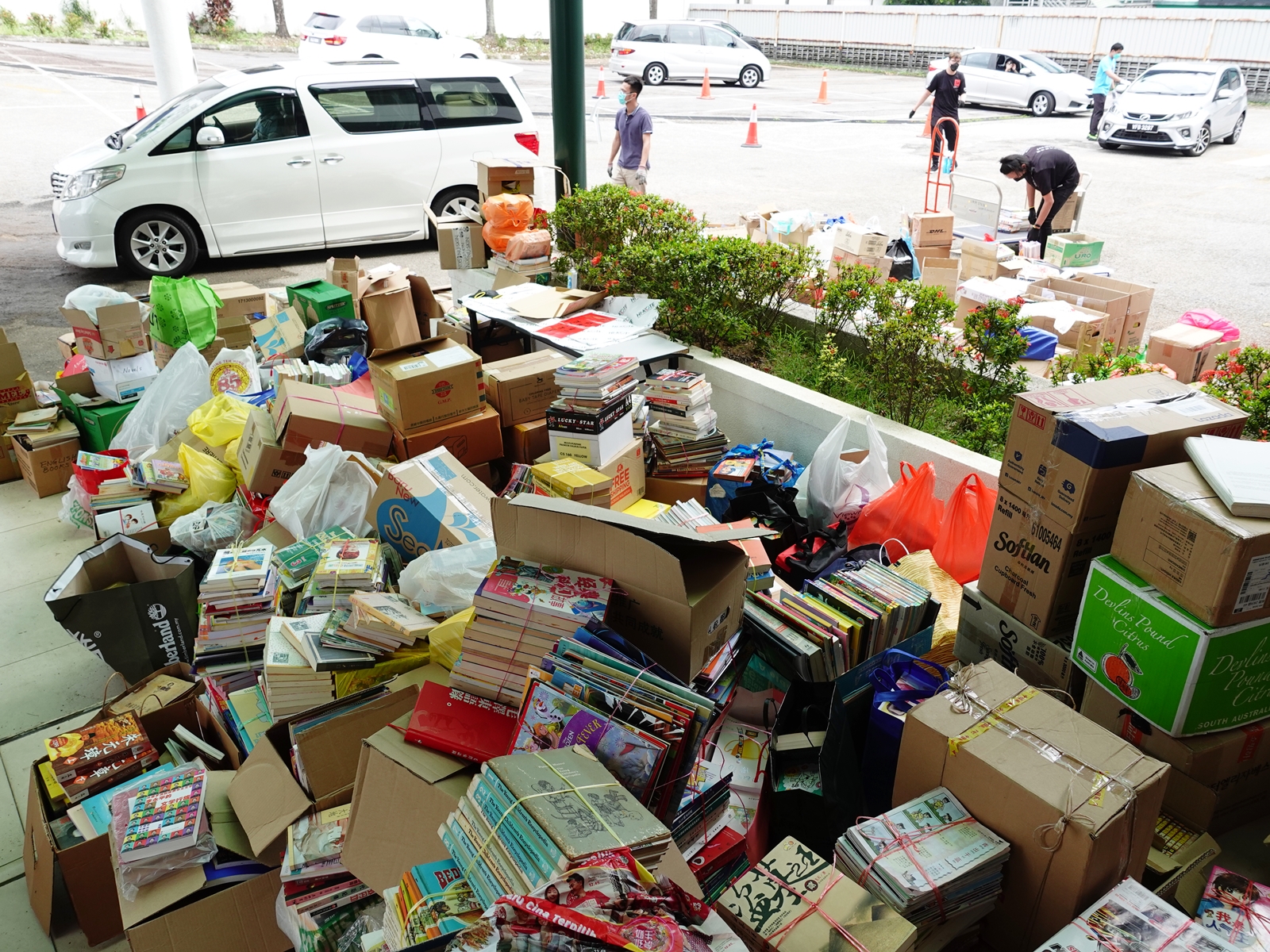 暖势力。本报希望阅读为红蚂蚁图书馆募书,六小时募超过三万本