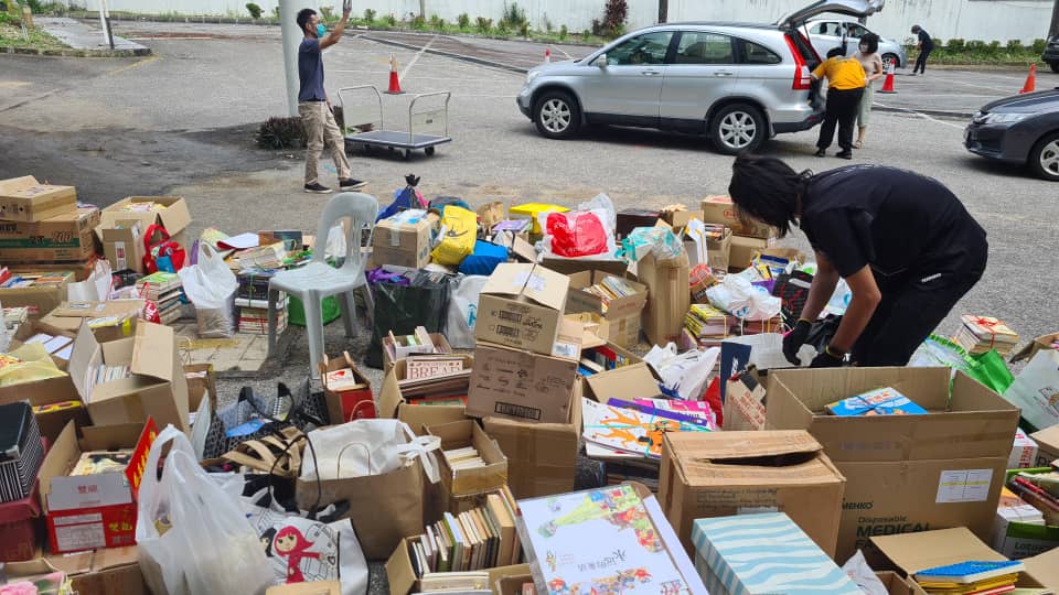 暖势力。本报希望阅读为红蚂蚁图书馆募书,六小时募超过三万本