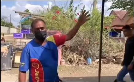 暖势力//龙溪好心人拉惹,免费为灾民修理摩托车,求救兵