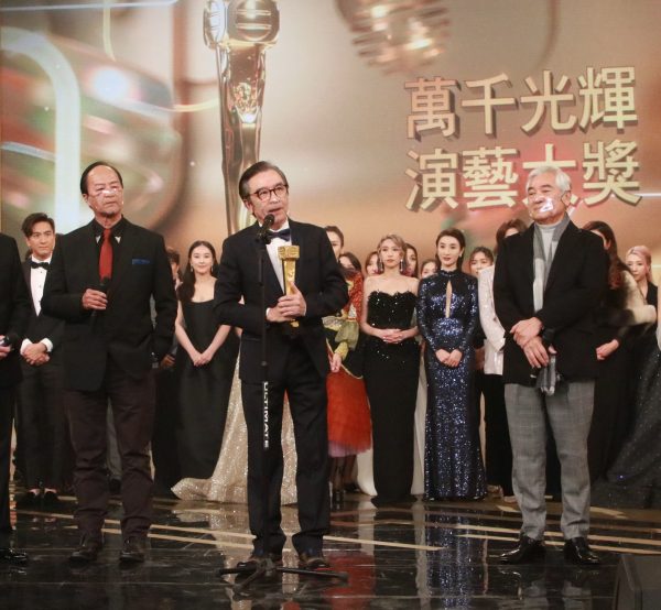 曾放话“40年内不再见” 狄龙 姜大卫破冰“世纪同框”