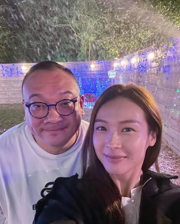 李佳芯秘恋虫草大王铁证曝光 心字钻石心口针订情