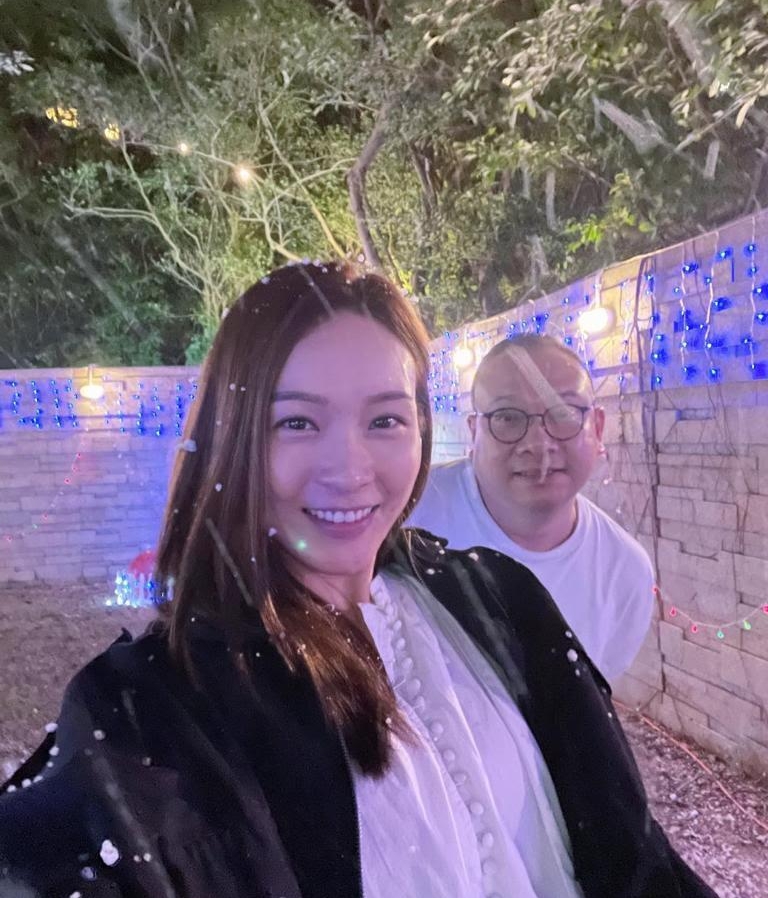 李佳芯秘恋虫草大王铁证曝光 心字钻石心口针订情