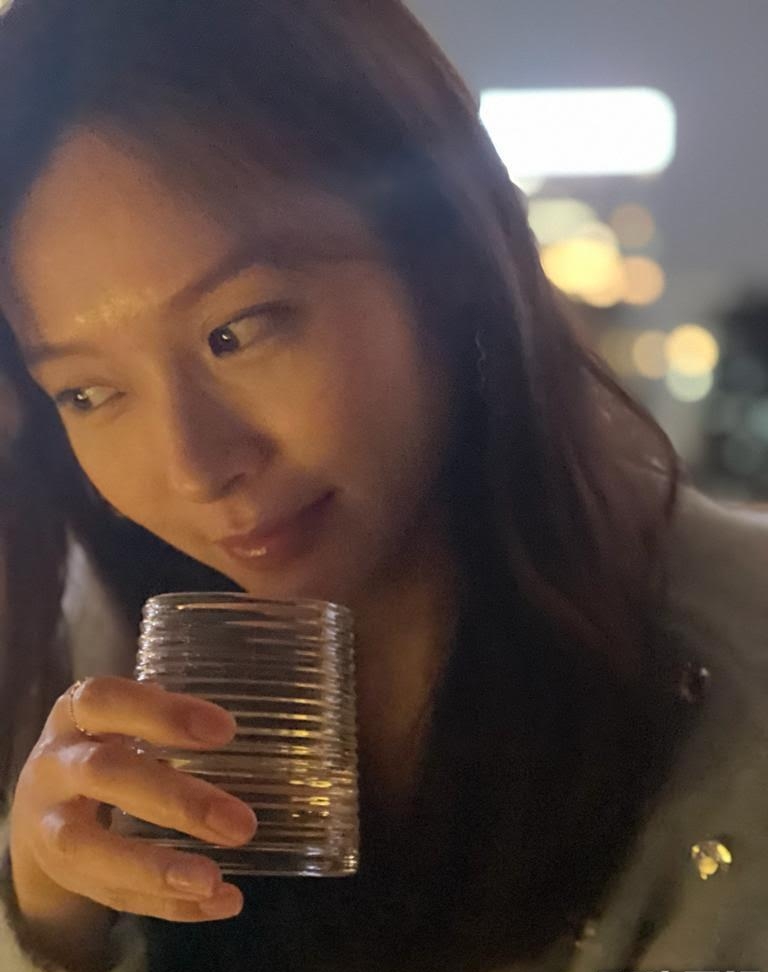 李佳芯秘恋虫草大王铁证曝光 心字钻石心口针订情