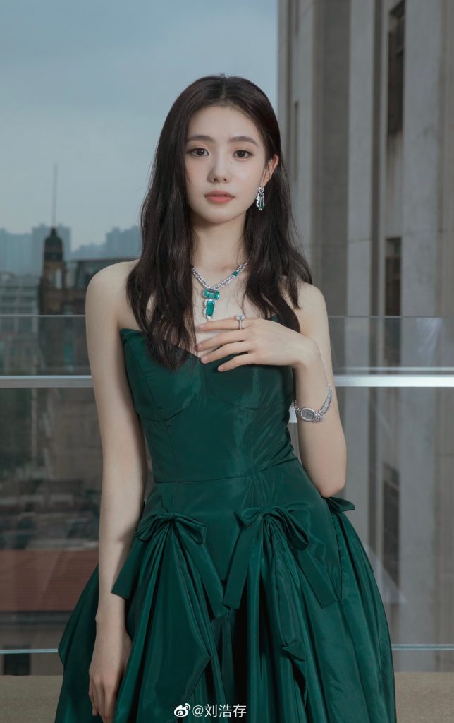 李安张艺谋携手捧子女 钦点刘浩存助攻