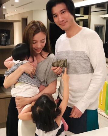 李靓蕾深夜贴脸“男友人”被骂不守妇道 恬妞女儿躺枪