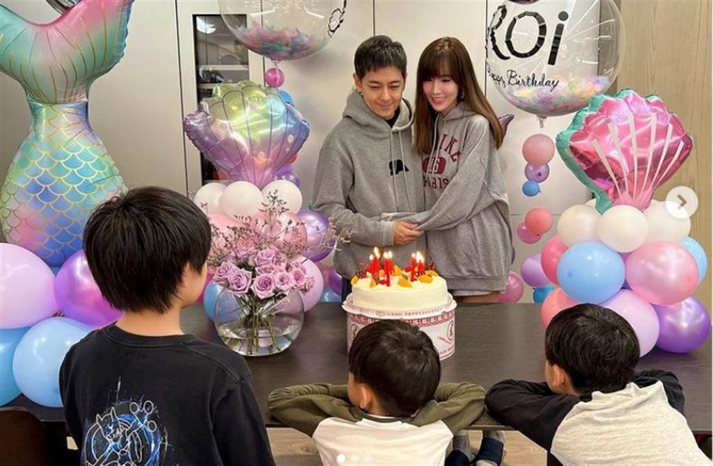  林志颖老婆逼问儿子“爸妈谁年纪大” Kimi诚实回答“他就一直长这样”	