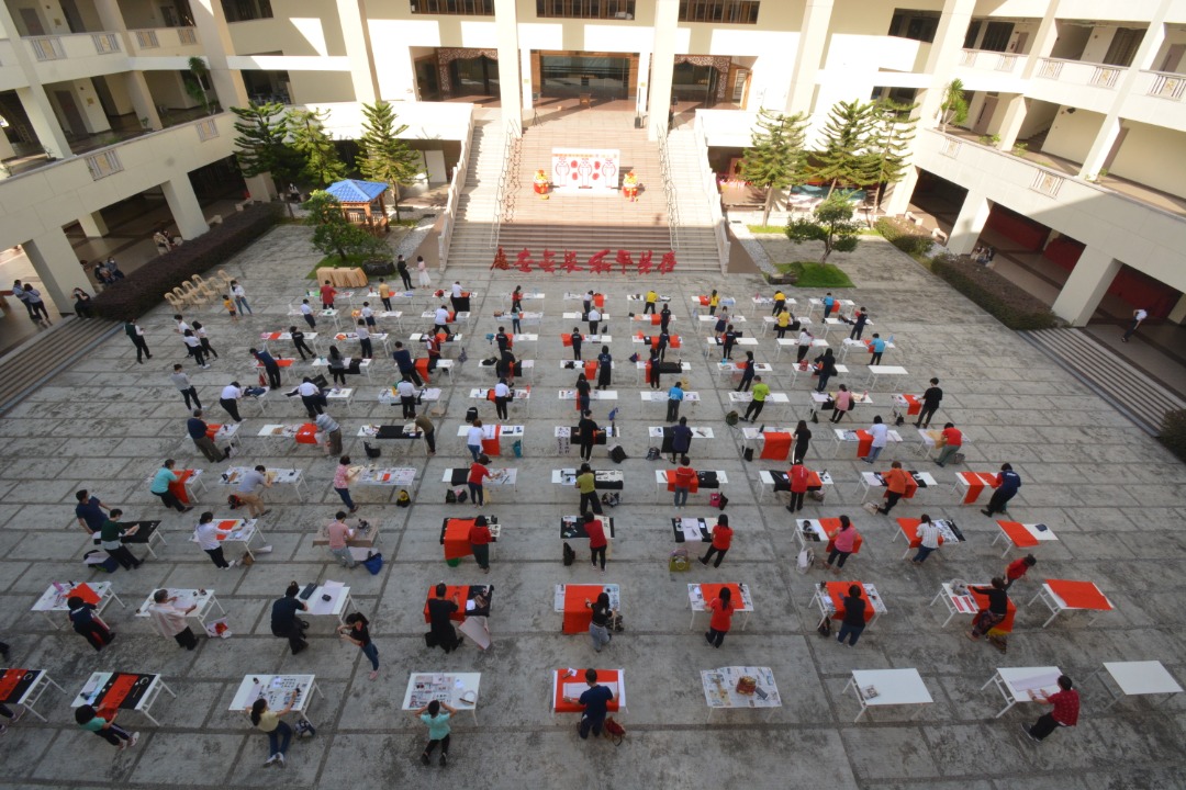 柔：佛光山新马寺举办“处世无畏和平共存庆虎年”挥春比赛，吸引86人参加