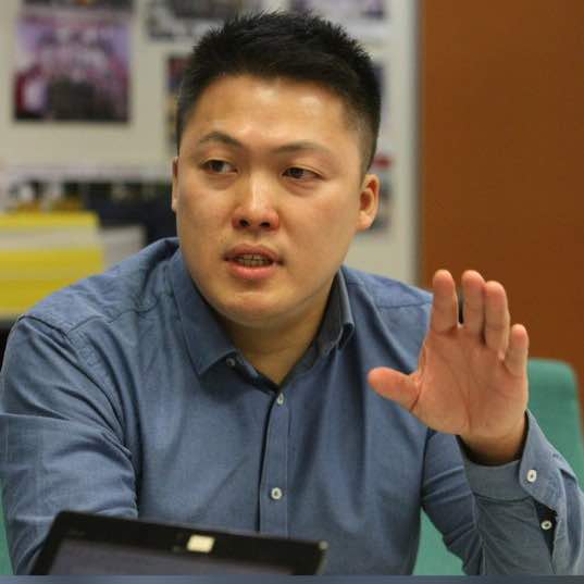 柔:封底特稿(二文之一):留华同学会积极与中方洽谈留华生返校事宜 莫泽林乐观看待留华前景