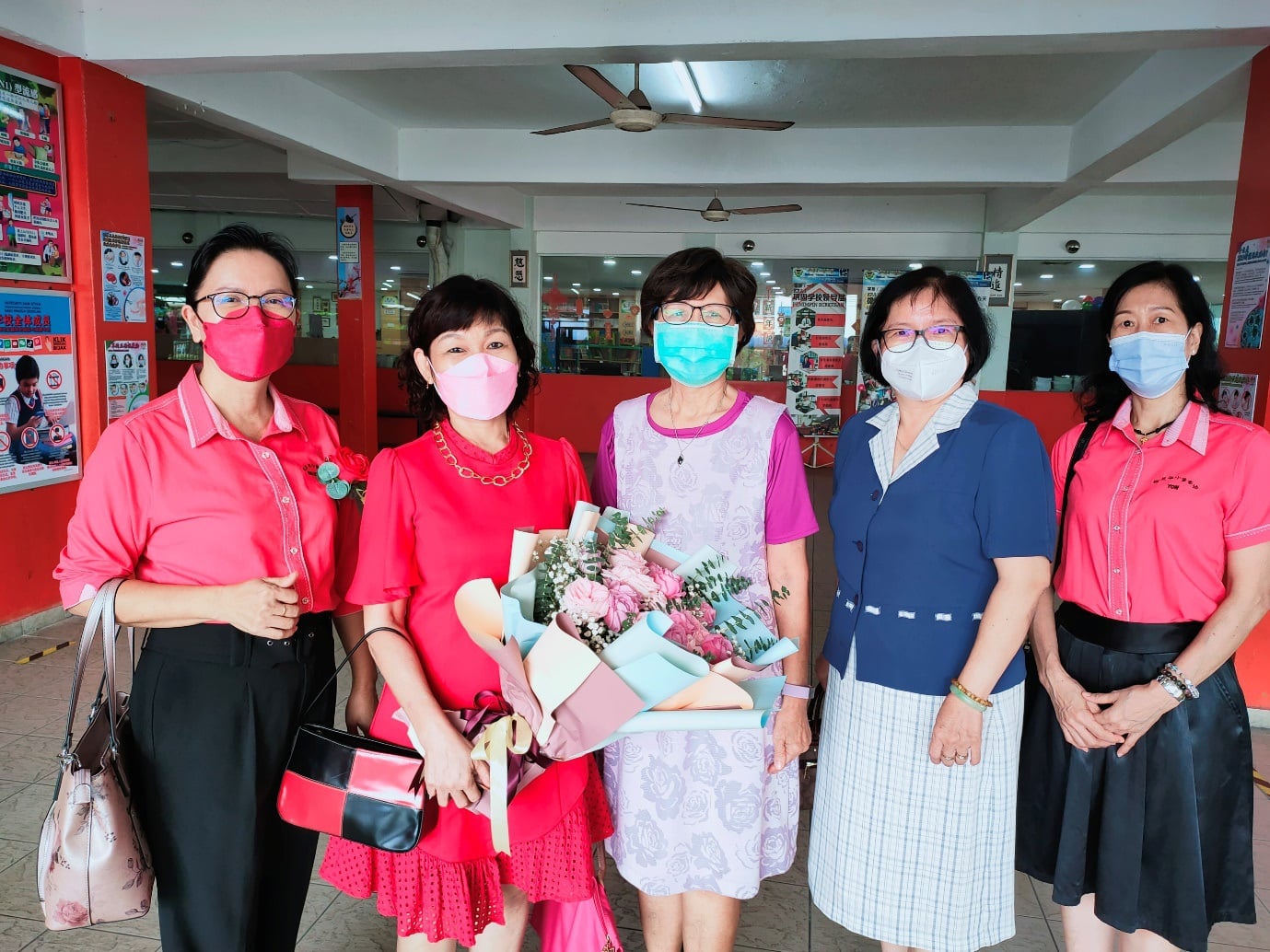 柔:教育版显刊:班兰华小副校长曾艳保荣休,39年教职生涯画上句号