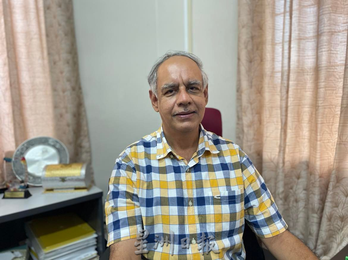 柔:新闻:促政府助培训巴士司机 达夫:应付司机短缺