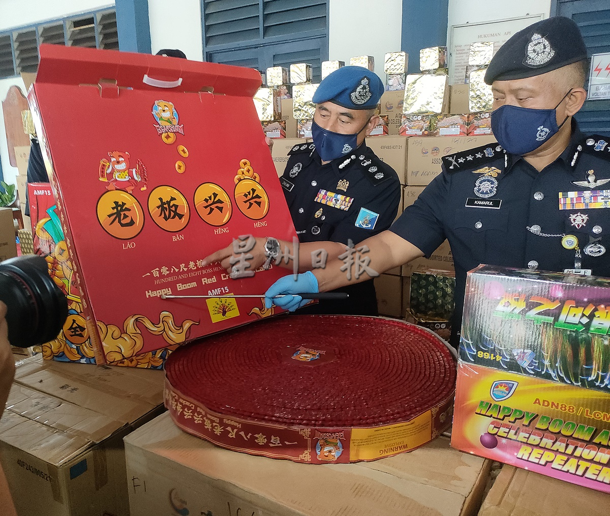 柔：柔水警取缔仓库  起值35万爆竹 捕1人 