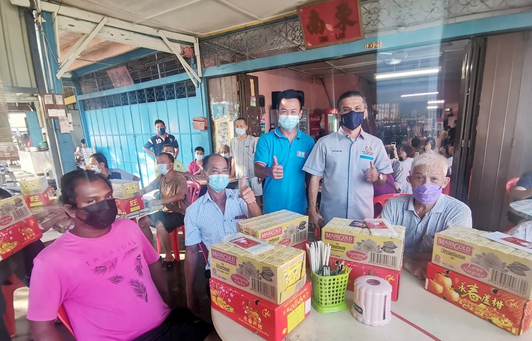 柔:赛依布拉欣派年柑以华语祝贺“新年快乐”