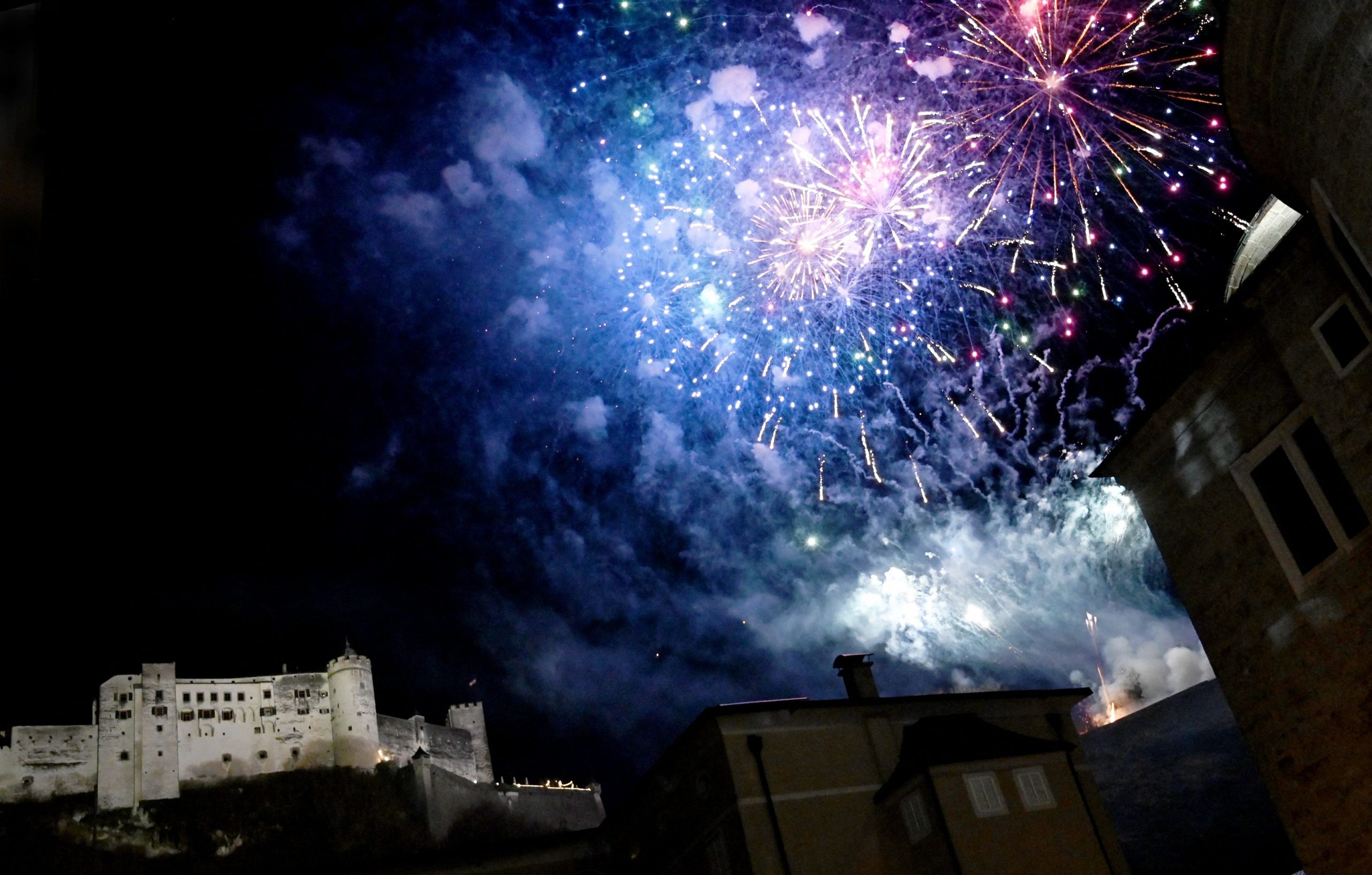 欧洲/跨年放烟花酿3死逾80伤