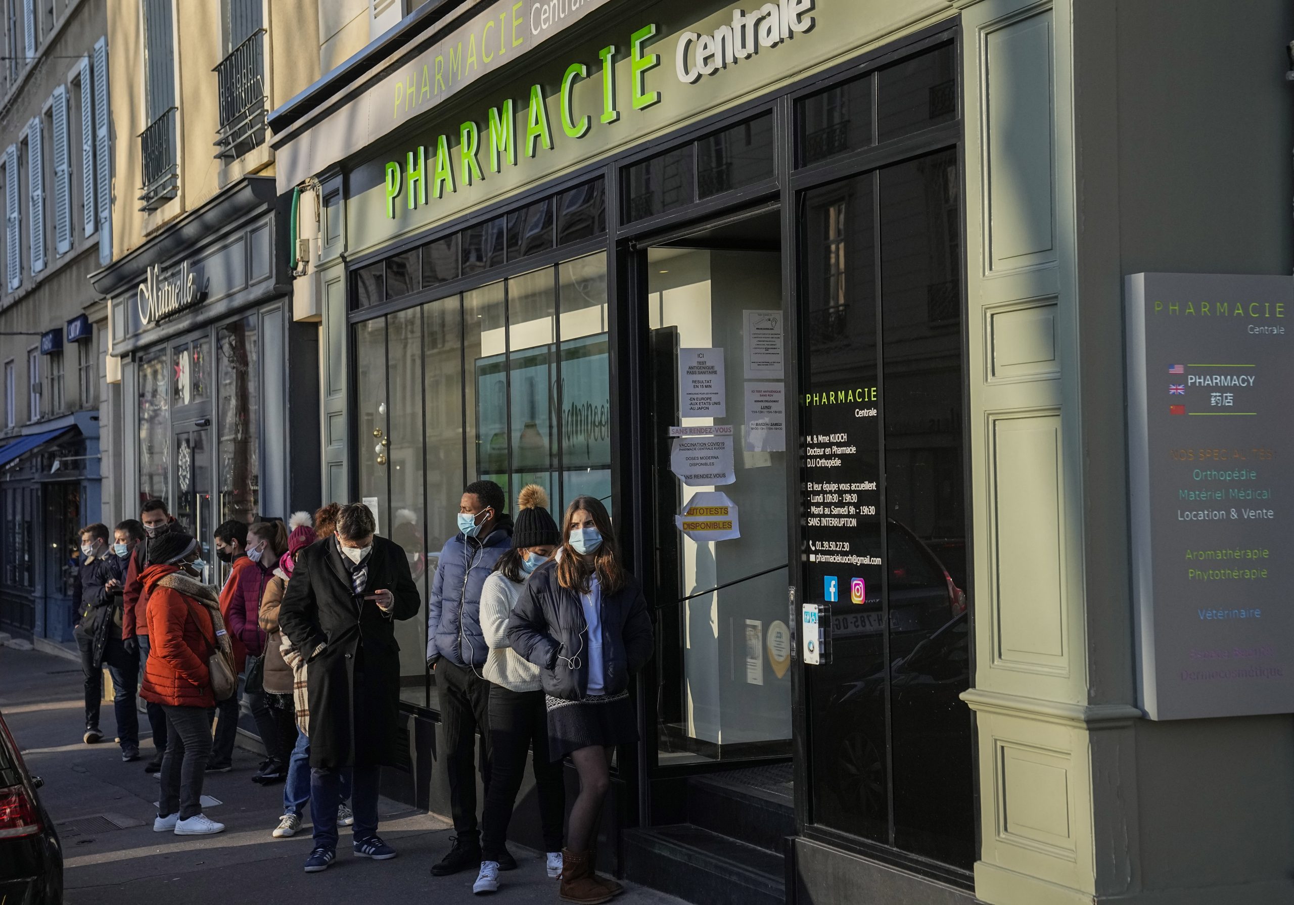 法国日增近37万例再创新高 意大利确诊数暴冲100%