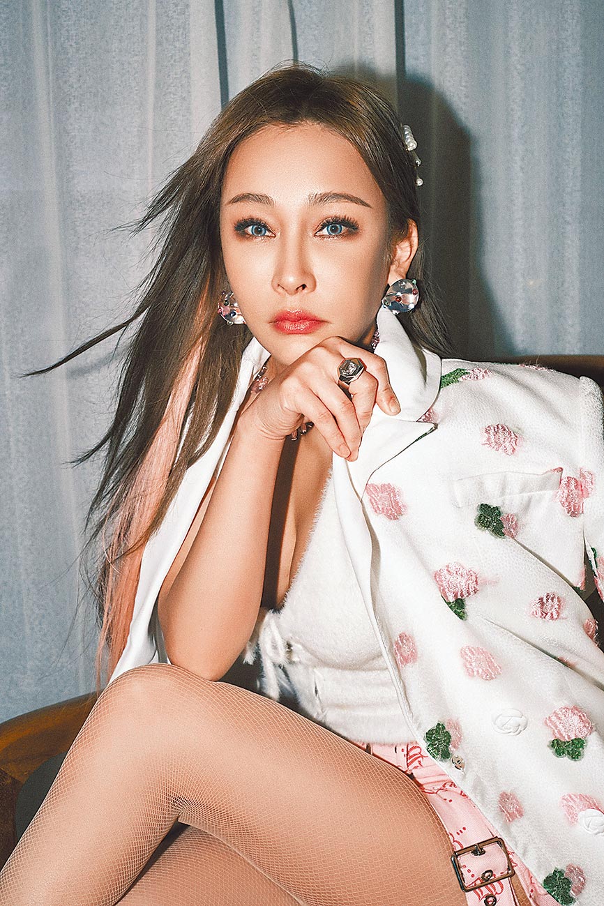 温岚痛揭童年伤疤 爆遭歧视被骂“山地番仔”