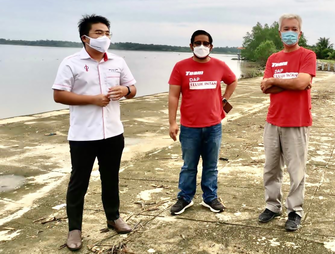 潮水雨水一起来 下霹人民警惕水灾