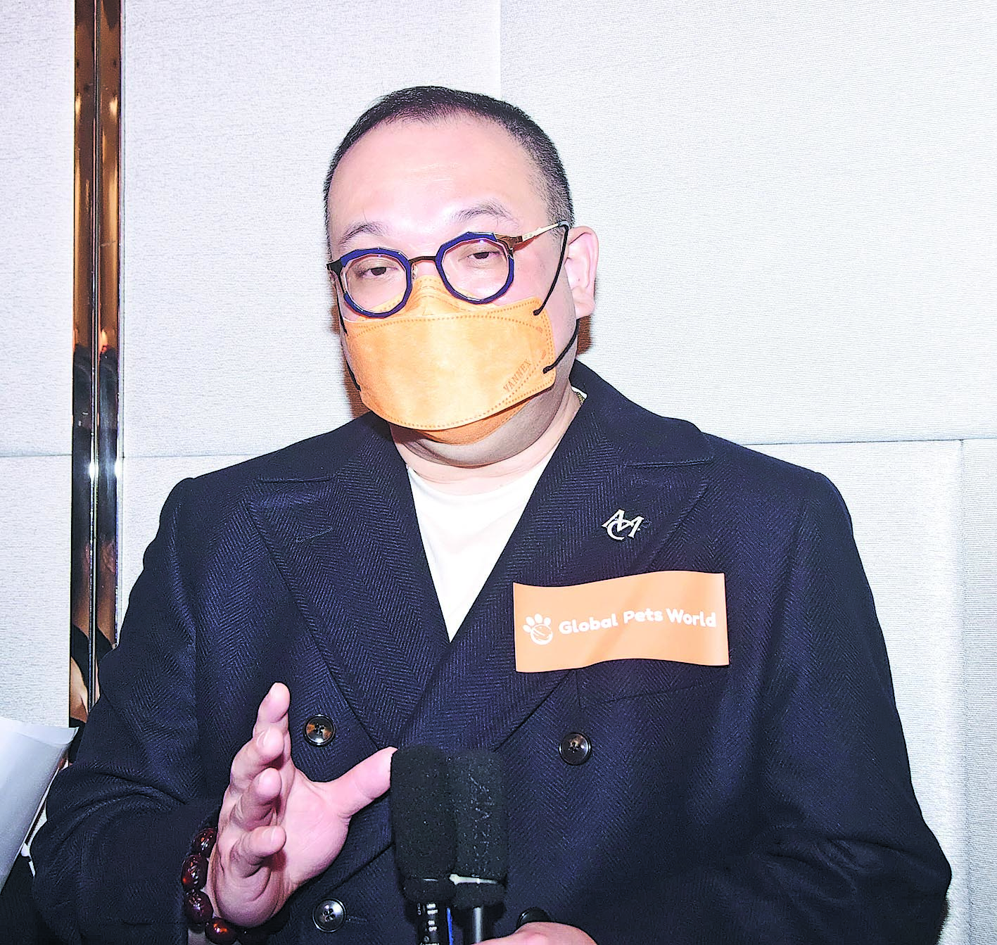 爆无线禁与李佳芯合照 陈恩德感受辱扬言抽起逾500万广告 ↑