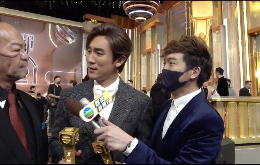 狄龙直播中途硬入教子 谭俊彦：最开心就是你在这里