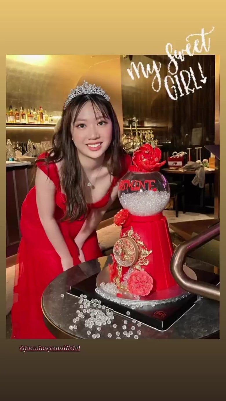 甄子丹女儿18岁生日 重看成长片段感叹时光飞逝