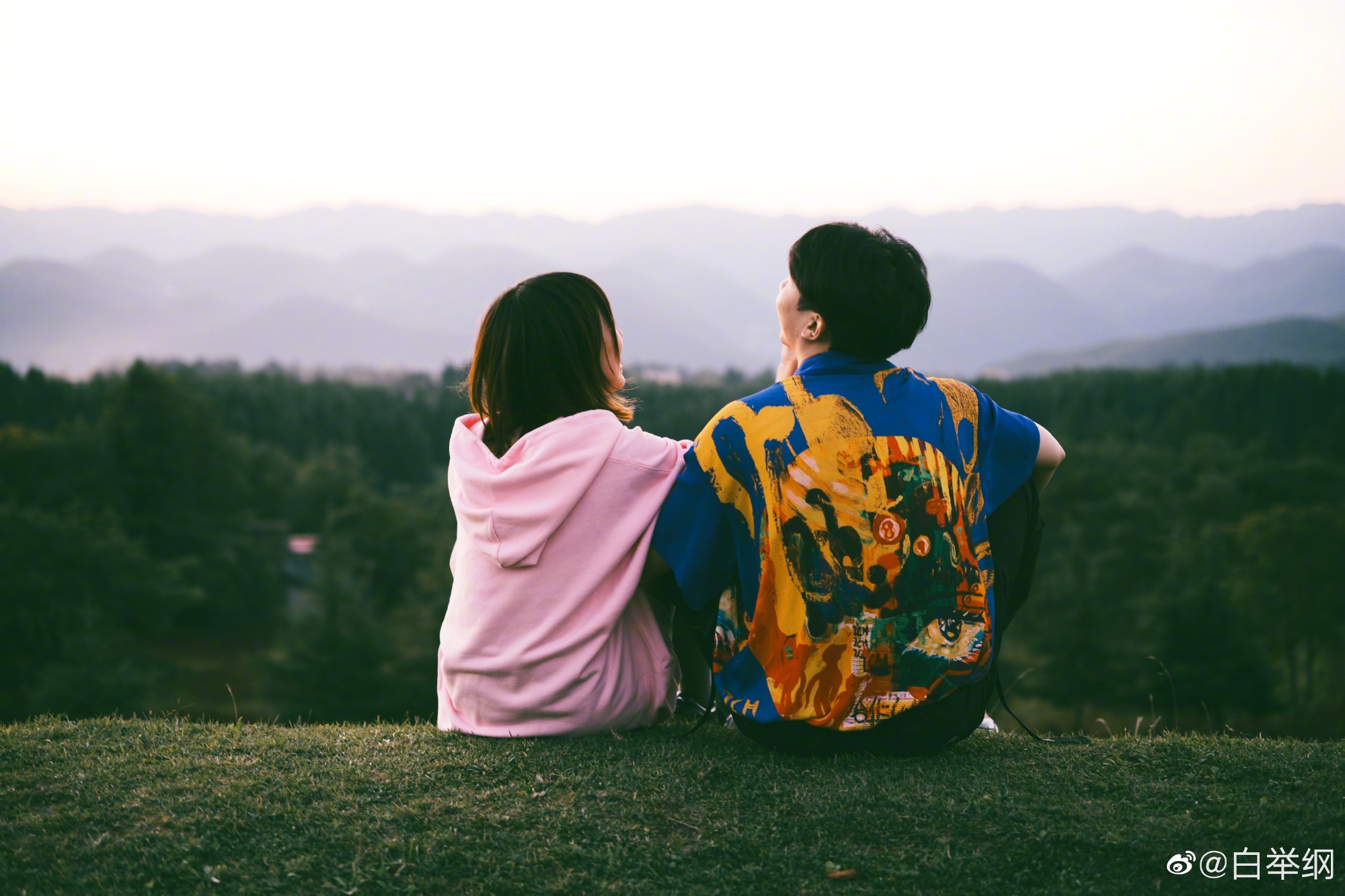 白举纲自曝已婚 登微博热搜第一