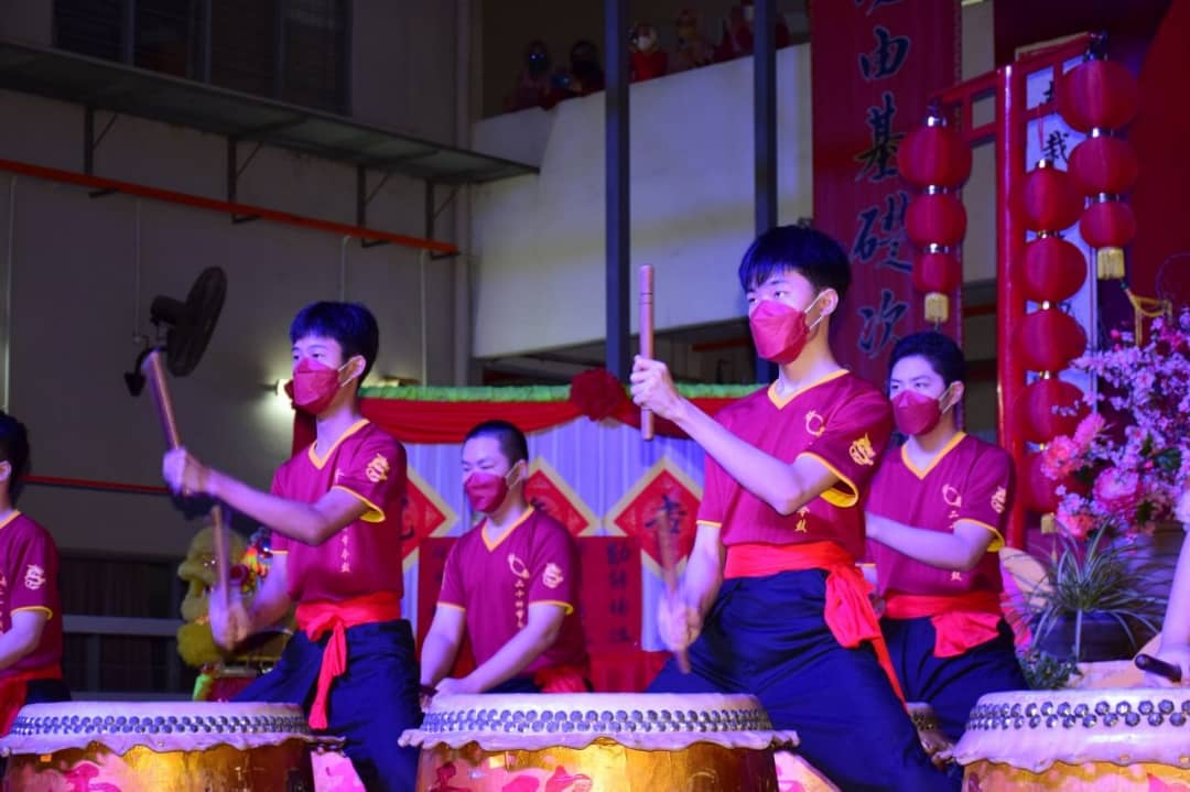 社区学校/实体线上进行意义不减 培南华中各族师生庆新春