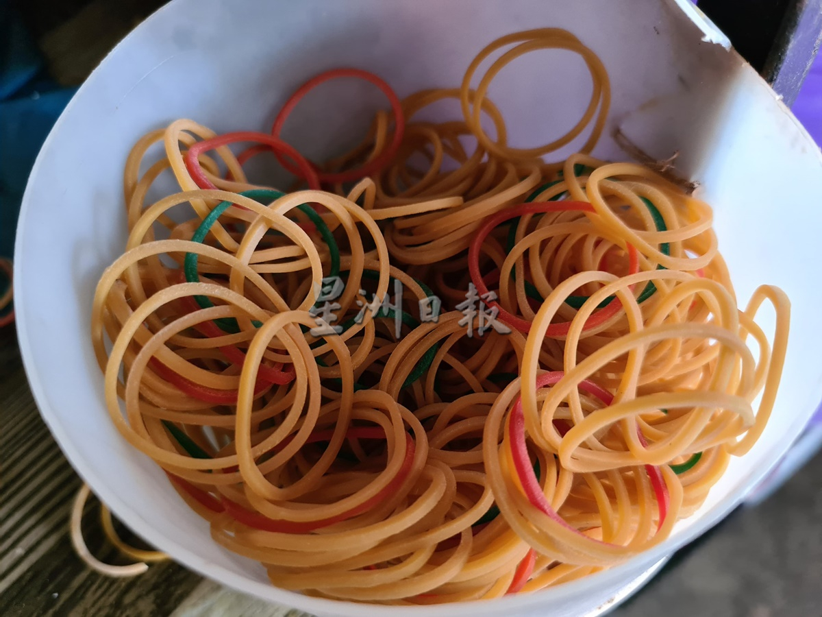 禁用订书钉包装食物 丹多家“铁钉饭”走入历史