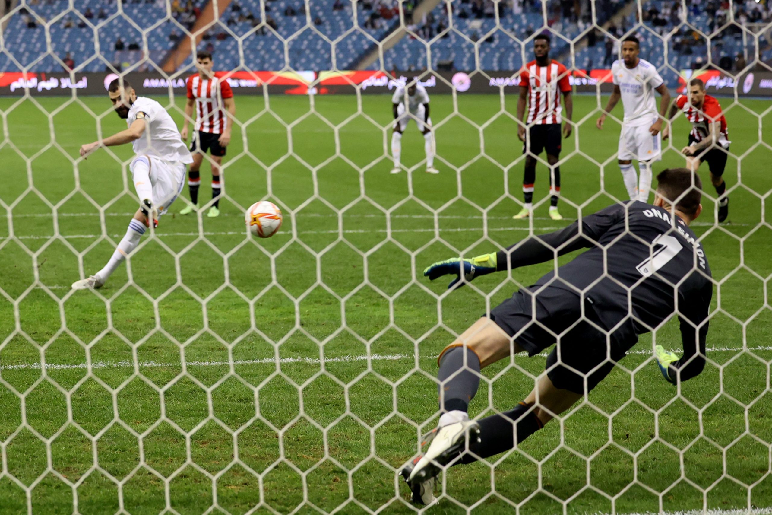 粉碎雄狮西超杯卫冕梦  皇马成就“王中王”