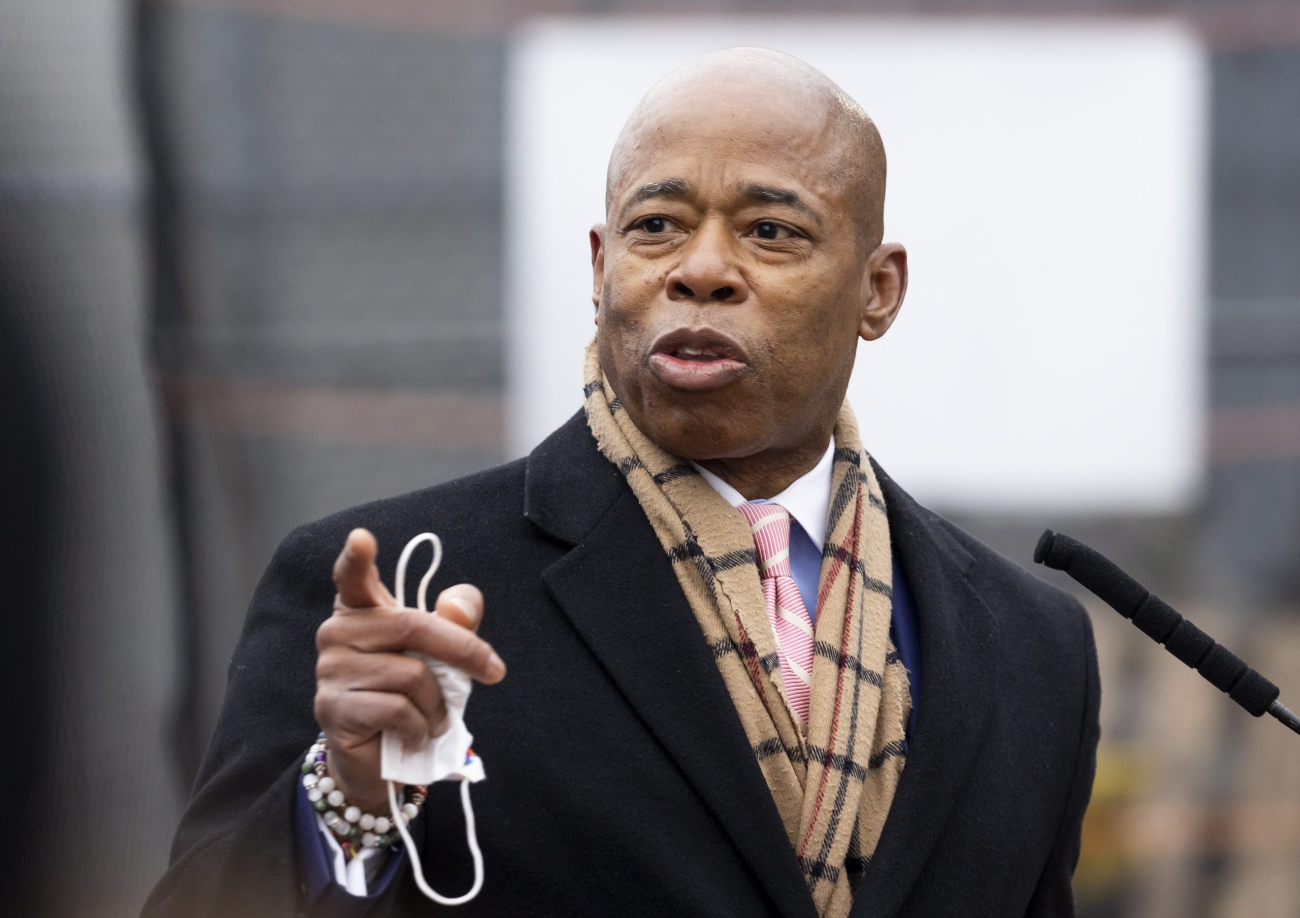 纽约市长吁拜登为特朗普“中国病毒”言论向亚裔道歉