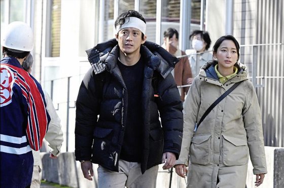 罗贤达/《日本沉没:希望之人》末日下观权力游戏