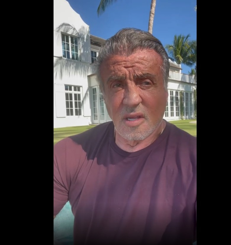 艾黛儿半价买入史泰龙豪宅