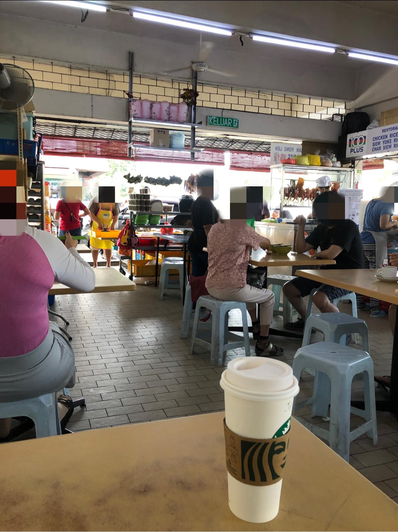 菲比拿饮料进茶餐室被喝骂 疑因单身女被情绪攻击