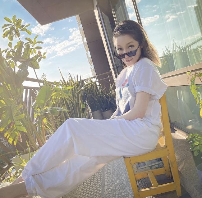 萧亚轩久违晒美照 承诺尽快“营业”