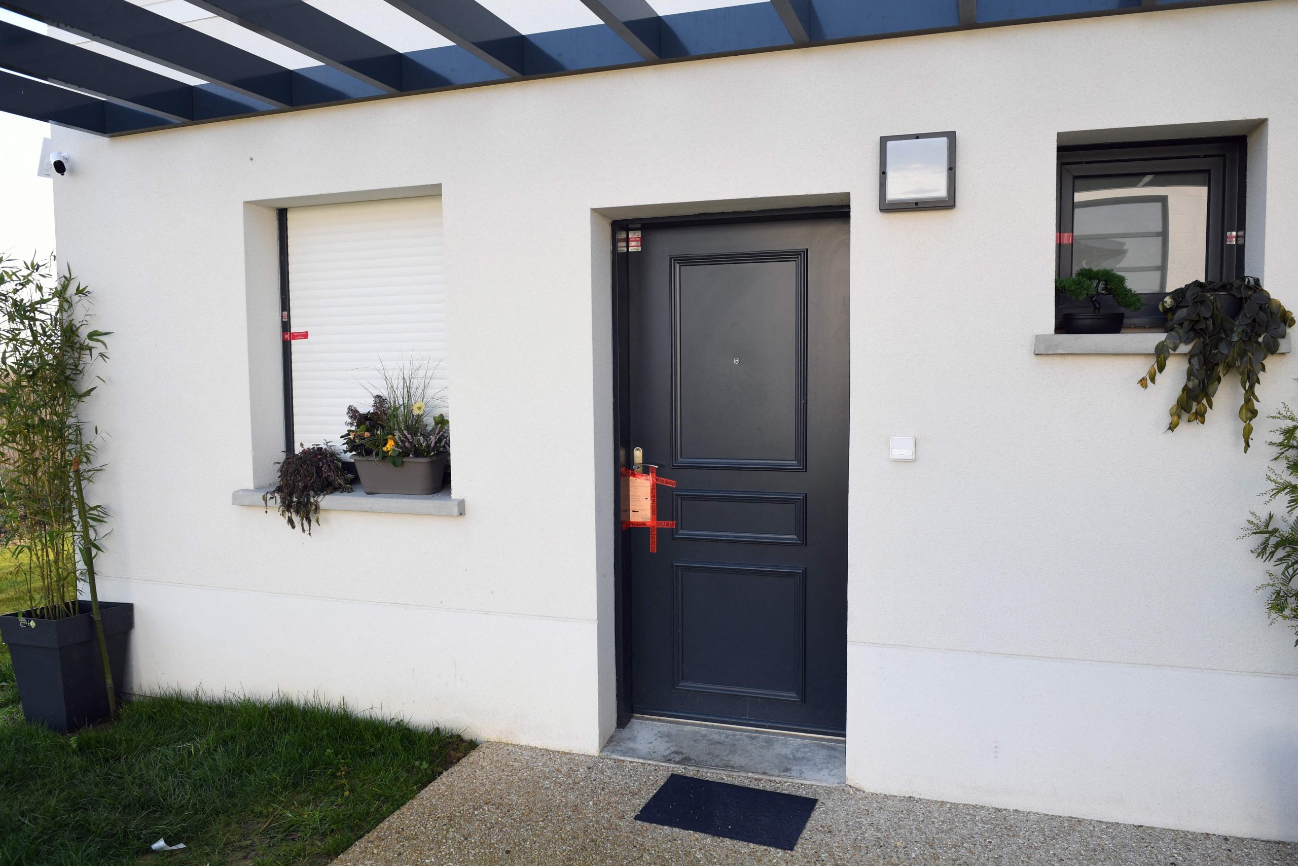 行李箱藏男童尸 母亲涉案被捕