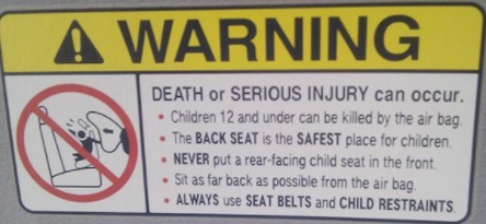 视频 | 将儿童座椅放前座！安全气囊弹出 婴儿头颅破裂溢血