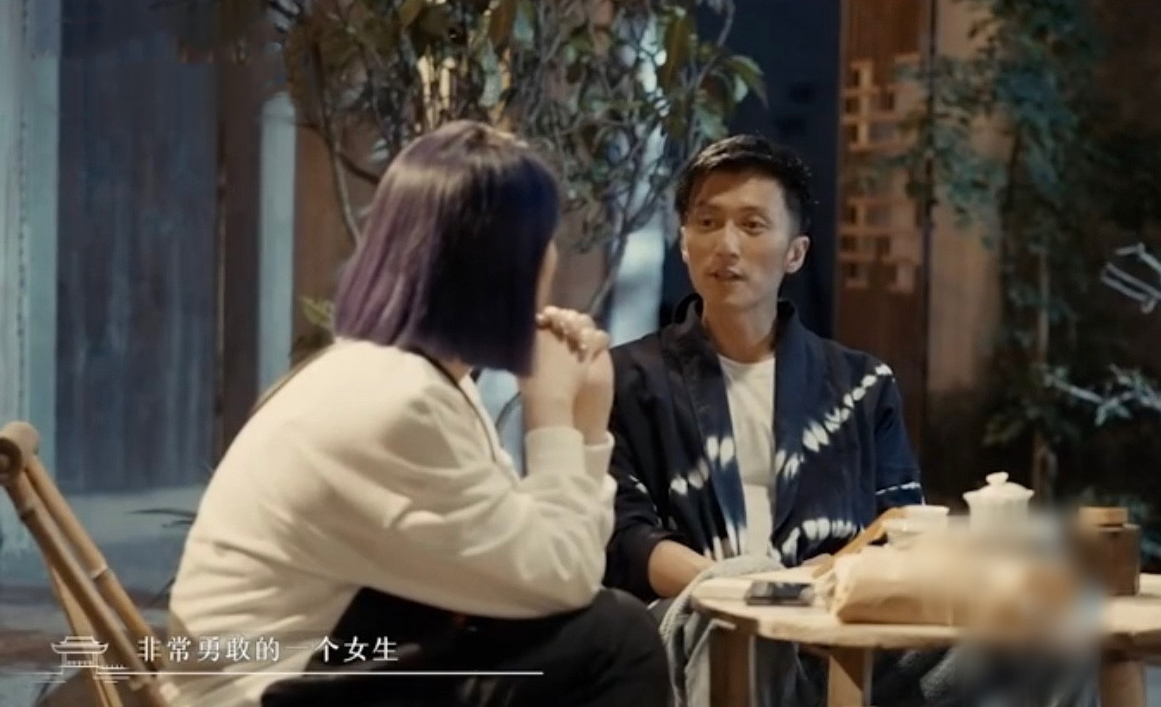 谢霆锋赞母亲命硬勇敢 曝狄波拉幼年遭弃养拒绝寻亲