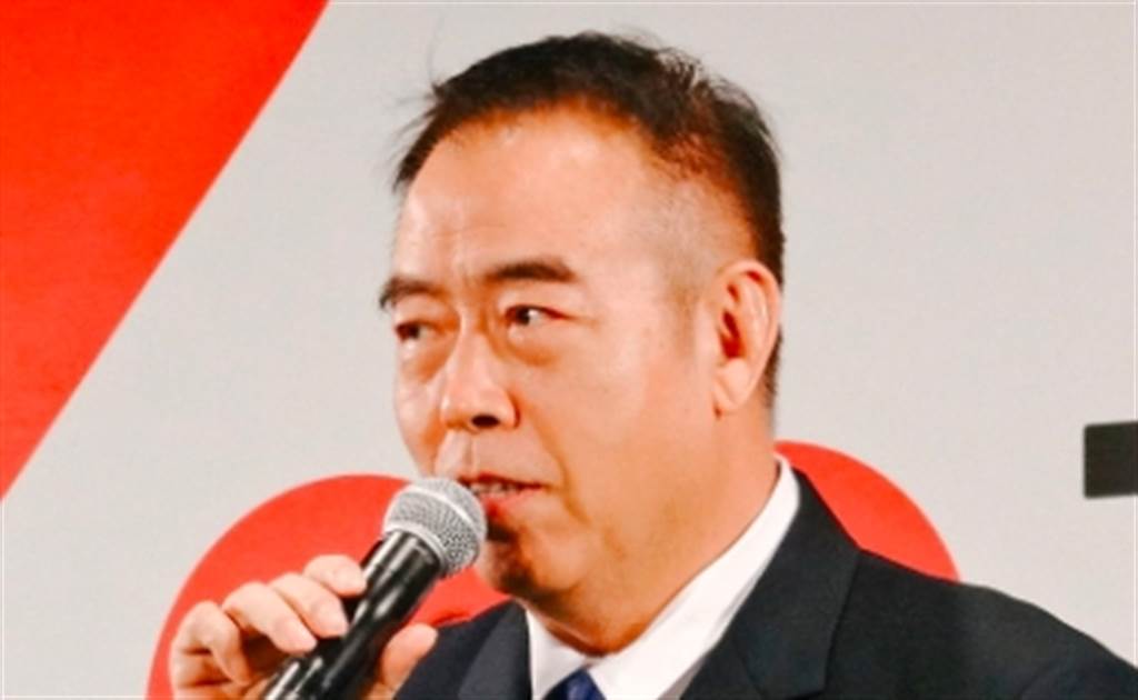 走路缓慢坐下需人搀扶 69岁陈凯歌身体状况令人担忧