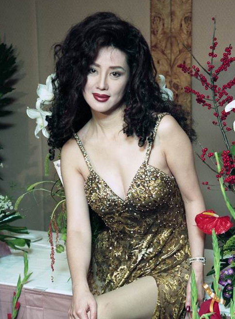 轰李连杰为利智抛弃前妻 宫雪花爆黄秋燕生活困苦