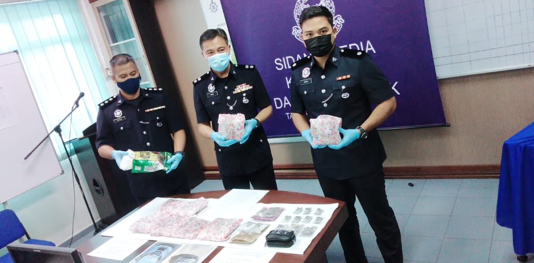 **重新签发*柔：新闻：东甲警方破毒仓，起获可供8543人使用的13万令吉毒品