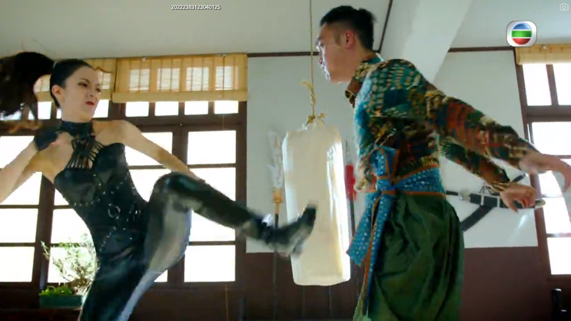 铁拳英雄｜穿高踭鞋拍打戏 王君馨脚趾变形