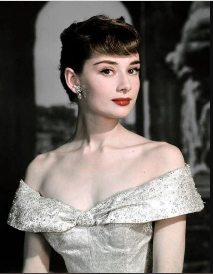 长像ET脸! 鲁妮玛拉演柯德莉夏萍掀争议